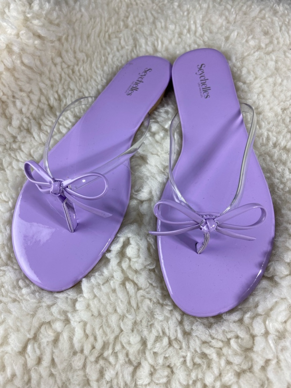 NWOT Seychelles 10 Wish Lost II Patent Bow Thong Sandals Flip Flops Clear Jelly